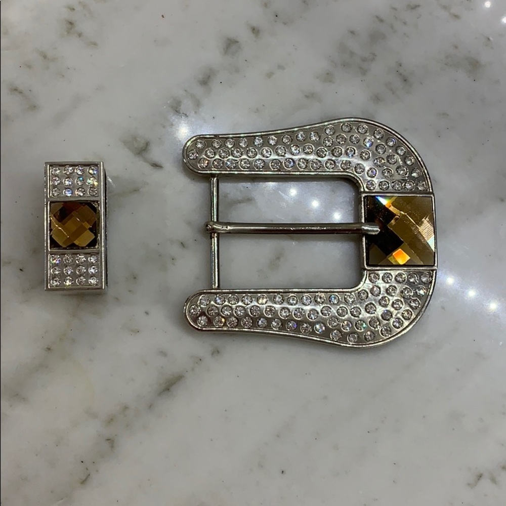 Rhinestone belt buckle